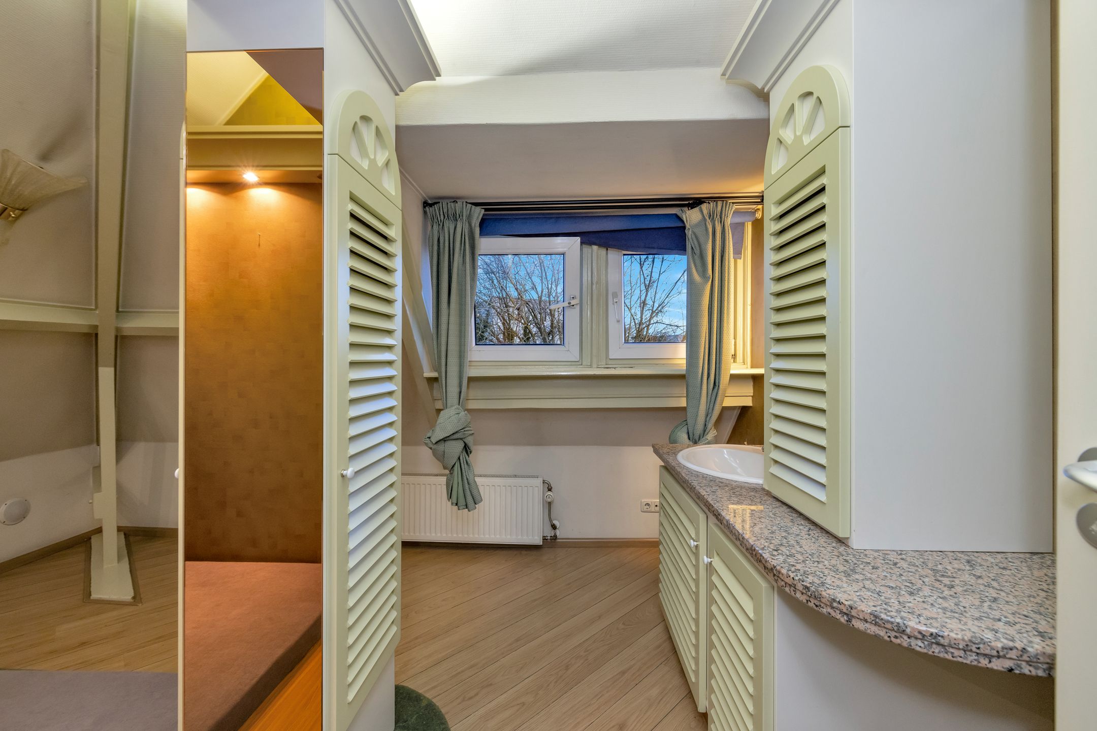 Photo 36 of Mecklenburgstraat 19