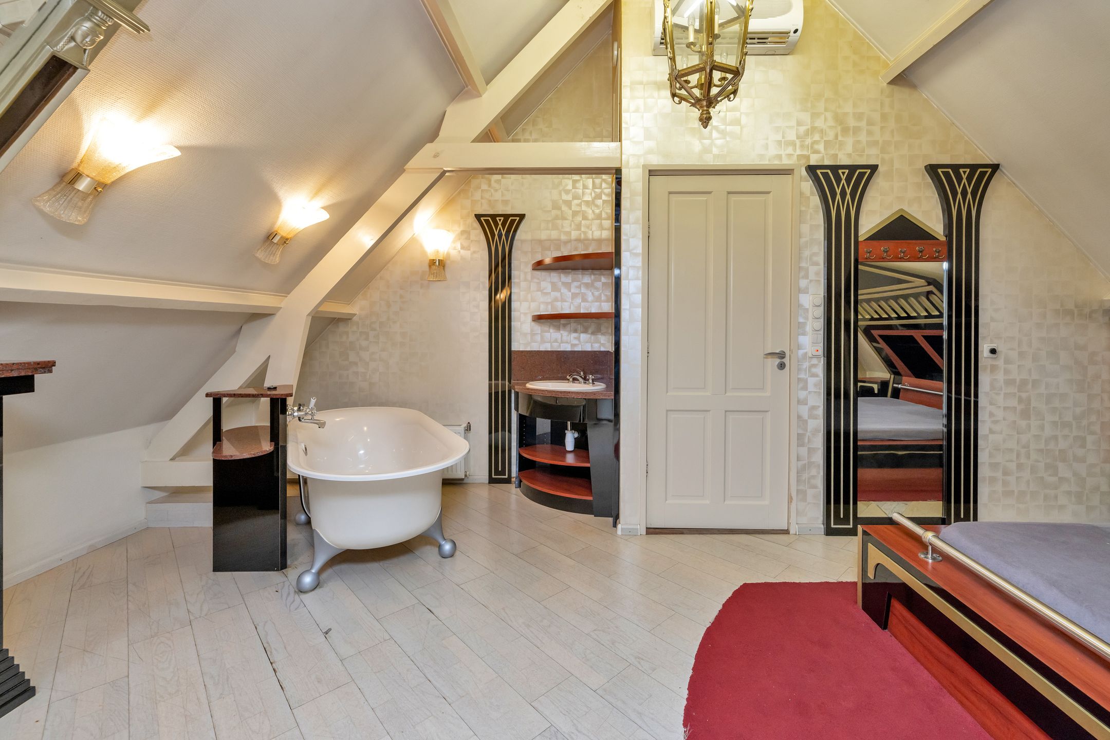 Photo 42 of Mecklenburgstraat 19