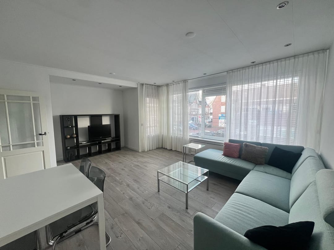 Photo 2 of Prins Hendrikstraat 1-B