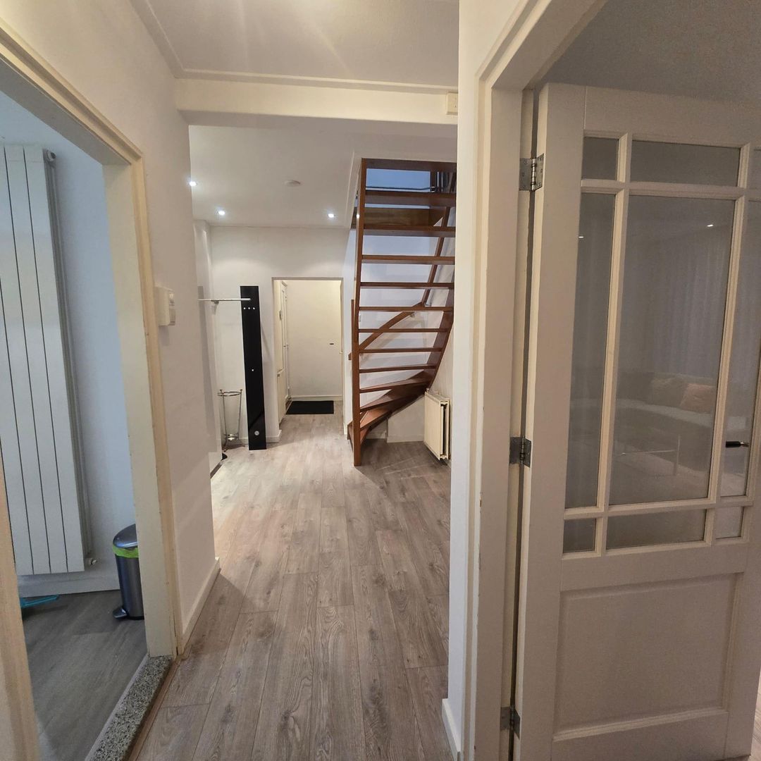 Photo 7 of Prins Hendrikstraat 1-B