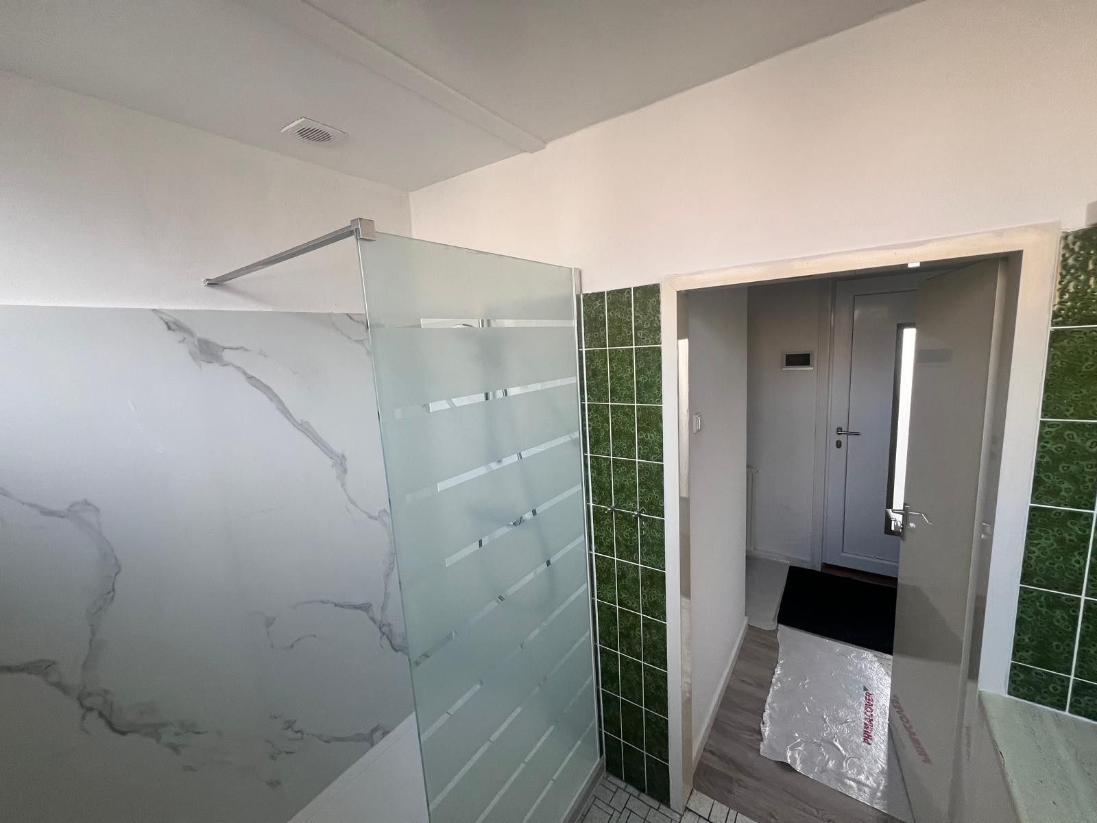 Photo 9 of Prins Hendrikstraat 1-B