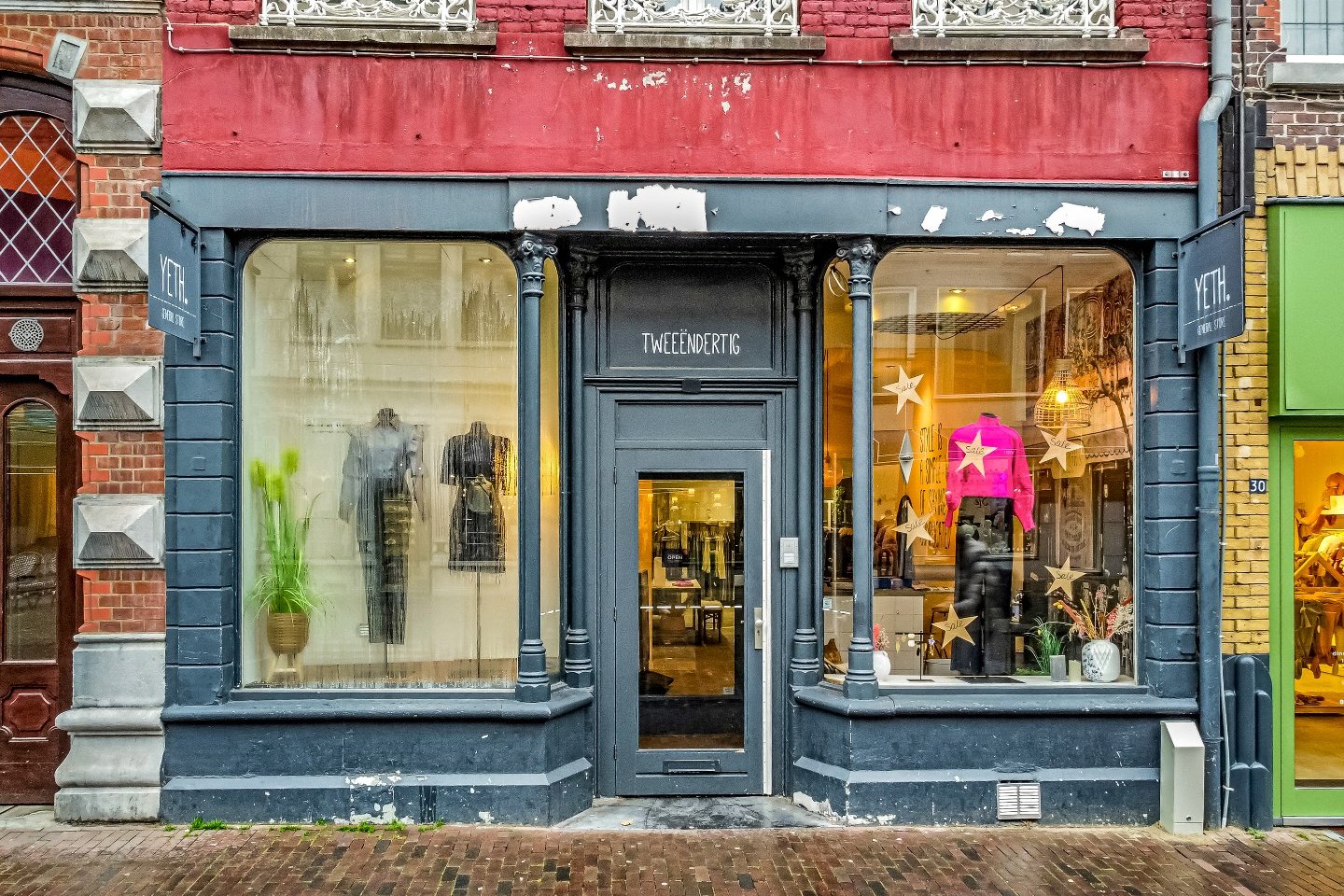 View photo 2 of Neerstraat 32