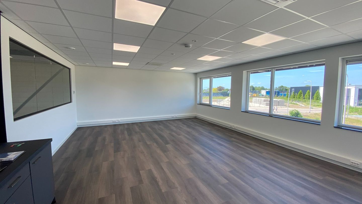 Bekijk foto 4 van Industrieweg 6