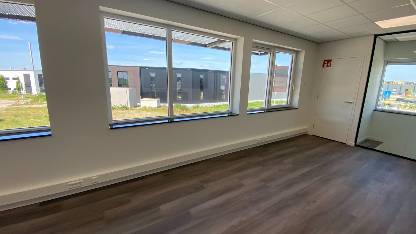 Bekijk foto 5 van Industrieweg 6