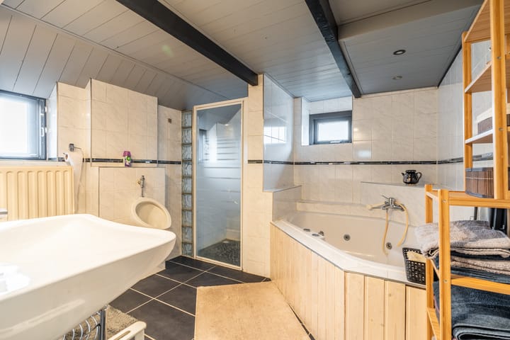 Foto 42 van J. Buiskoolweg 4