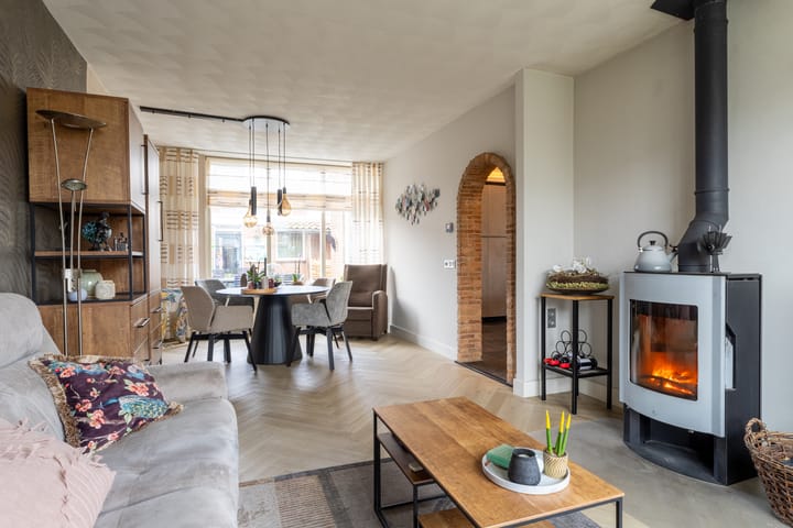 Foto 3 van van Goghstraat 22