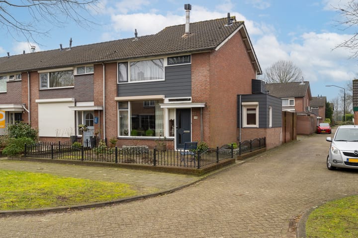 Foto 8 van van Goghstraat 22