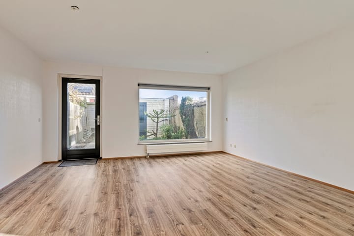 Foto 12 van Roosduinen 25