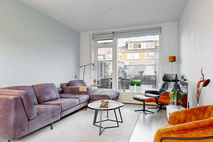 Photo 4 of Van Limburg Stirumstraat 20