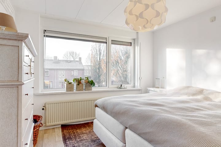 Photo 10 of Van Limburg Stirumstraat 20