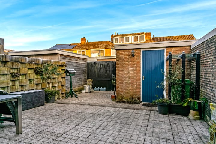 Photo 16 of Van Limburg Stirumstraat 20