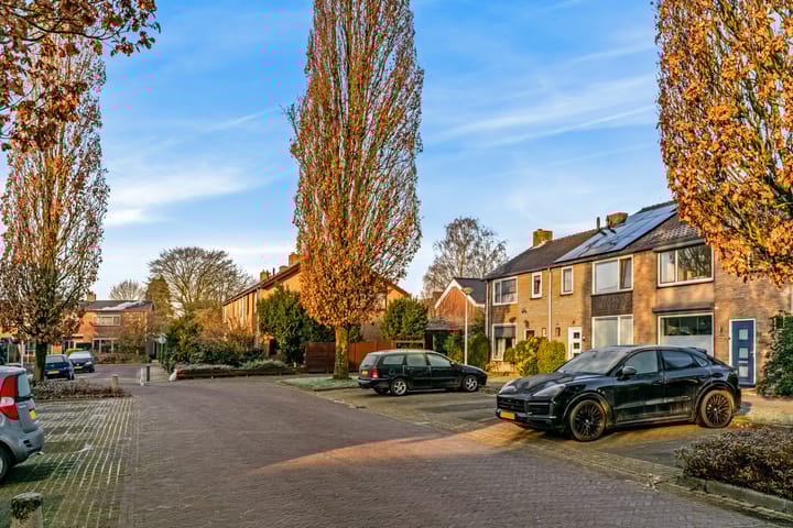 Photo 21 of Van Limburg Stirumstraat 20