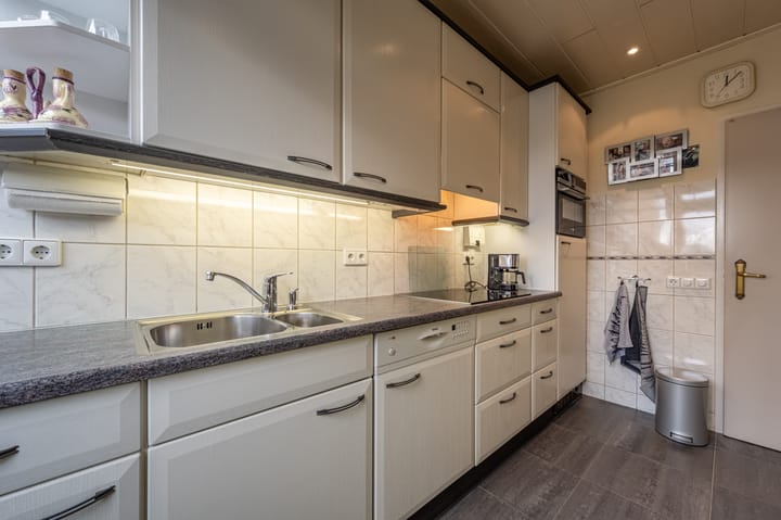 Photo 10 of Lokkenstraat 10