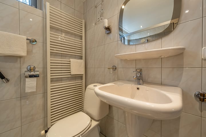 Photo 22 of Lokkenstraat 10