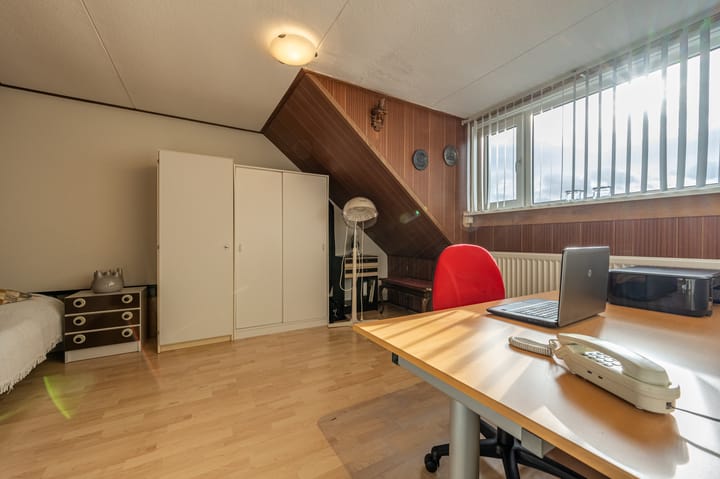 Photo 37 of Lokkenstraat 10