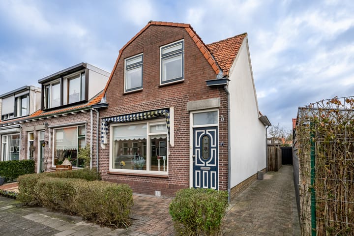 Foto 24 van de Ruijterstraat 2