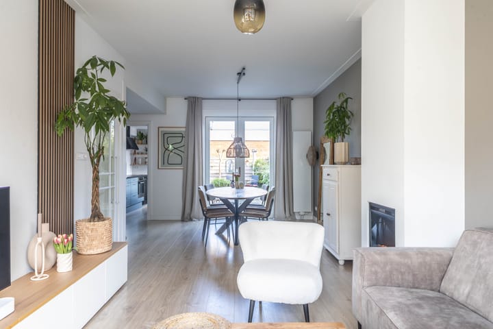 Foto 2 van Strick van Linschotenstraat 3