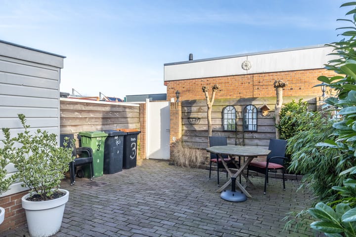 Foto 17 van Strick van Linschotenstraat 3