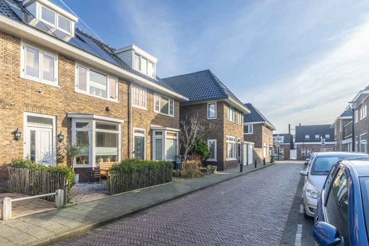 Foto 31 van Strick van Linschotenstraat 3