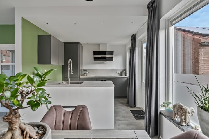 Foto 2 van Margrietweg 6