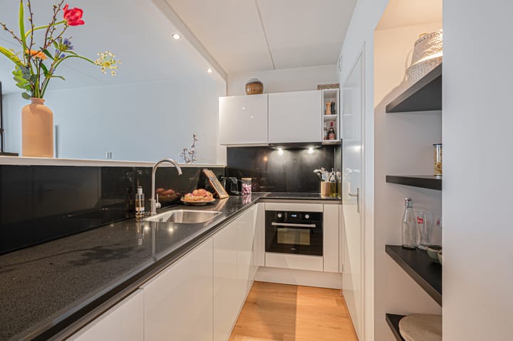 Foto 17 van Petrus Campersingel 31-10