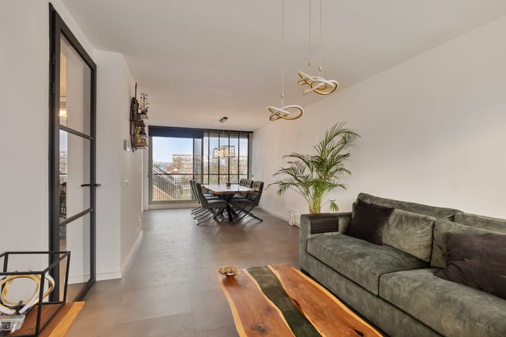 Foto 5 van Middelharnisstraat 211