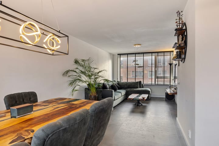 Foto 6 van Middelharnisstraat 211