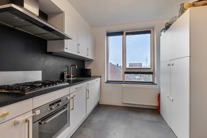 Foto 13 van Middelharnisstraat 211