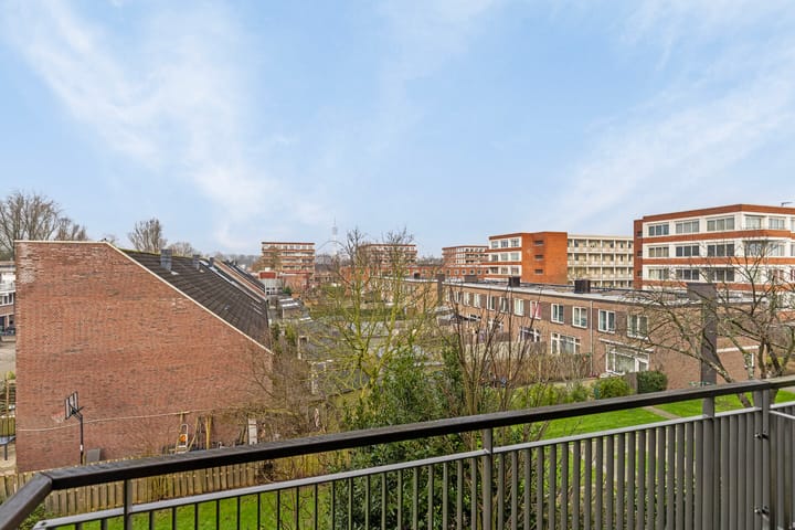 Foto 17 van Middelharnisstraat 211