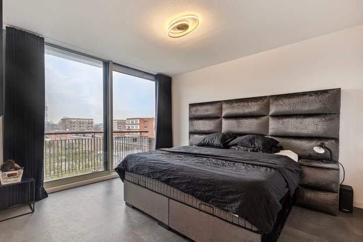 Foto 21 van Middelharnisstraat 211