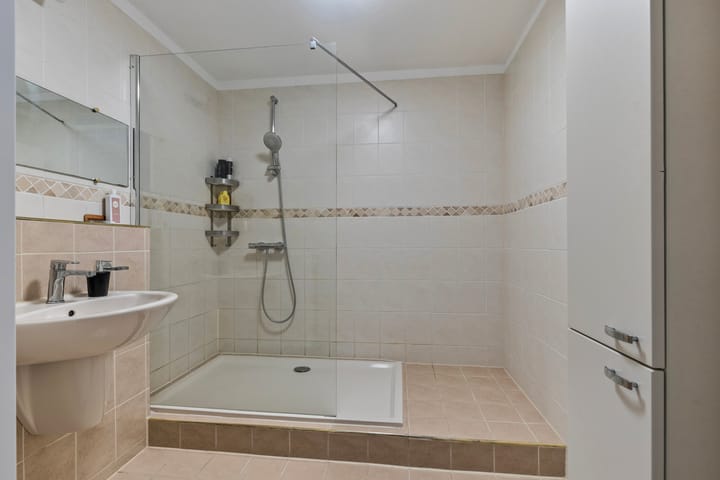 Foto 28 van Middelharnisstraat 211