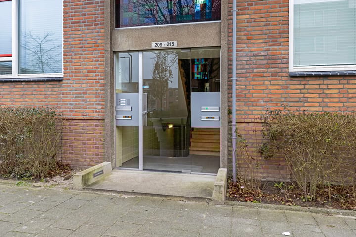 Foto 34 van Middelharnisstraat 211