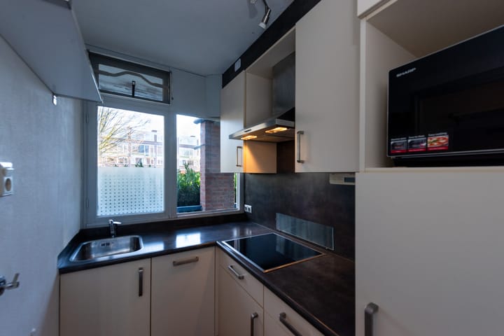 Foto 10 van Van 't Hoffstraat 43