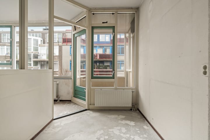 Photo 8 of Dapperstraat 78-D