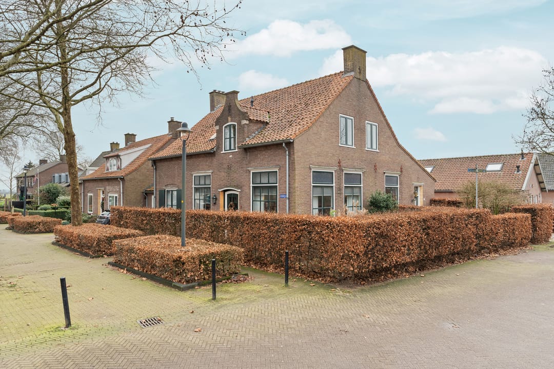 Foto 2 van Kerkplein 7