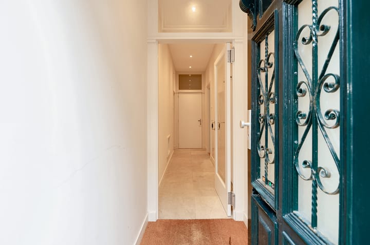 Photo 6 of Obrechtstraat 93