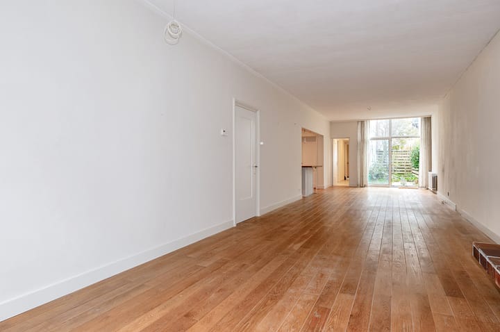 Photo 12 of Obrechtstraat 93