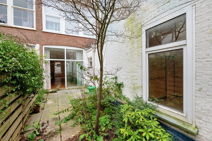 Photo 22 of Obrechtstraat 93