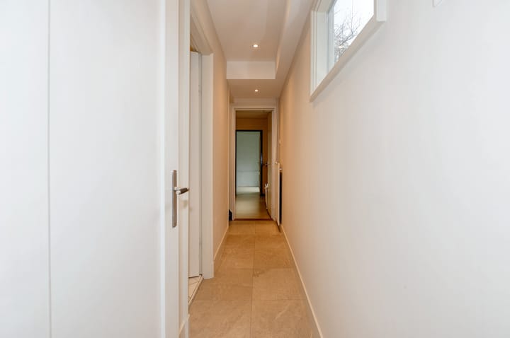 Photo 24 of Obrechtstraat 93