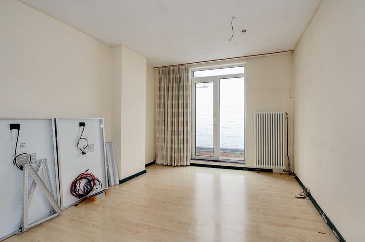 Photo 37 of Obrechtstraat 93