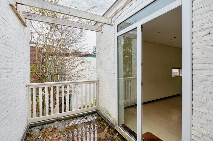 Photo 38 of Obrechtstraat 93