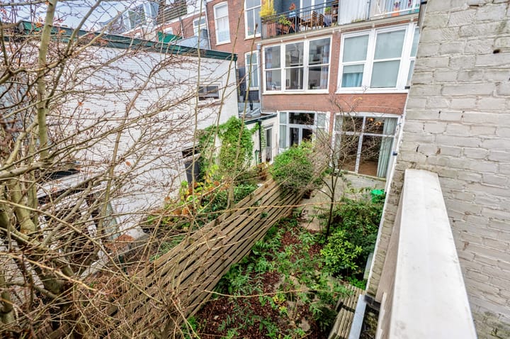 Photo 40 of Obrechtstraat 93