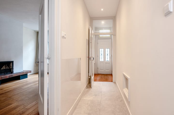 Photo 42 of Obrechtstraat 93