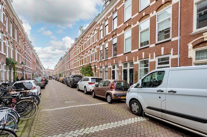 Photo 43 of Obrechtstraat 93