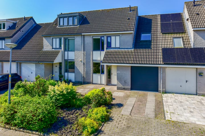 Foto 1 van Weegbree 66