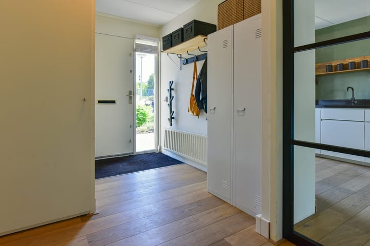 Foto 10 van Weegbree 66