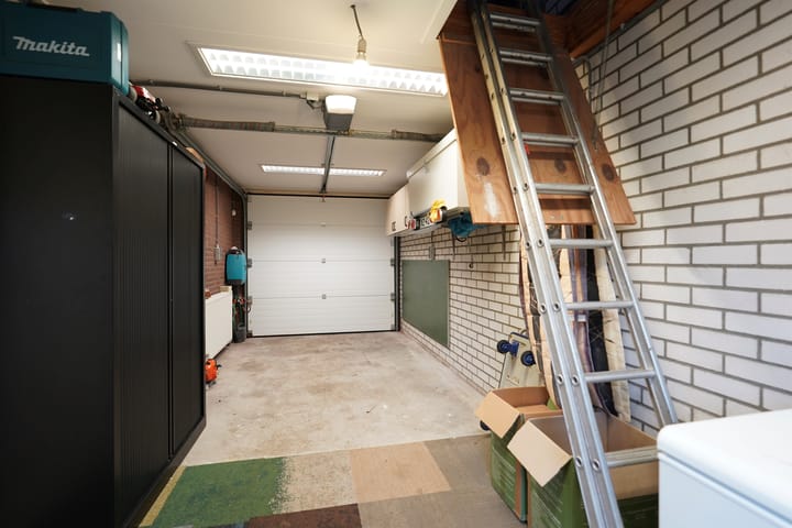 Foto 44 van Burgemeester Hoekstrastraat 2