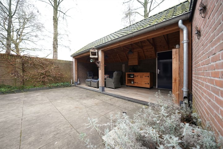 Foto 46 van Burgemeester Hoekstrastraat 2