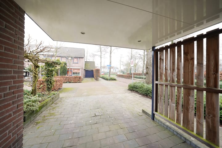 Foto 60 van Burgemeester Hoekstrastraat 2