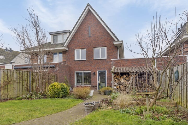 Foto 38 van Kruiskamplaan 4